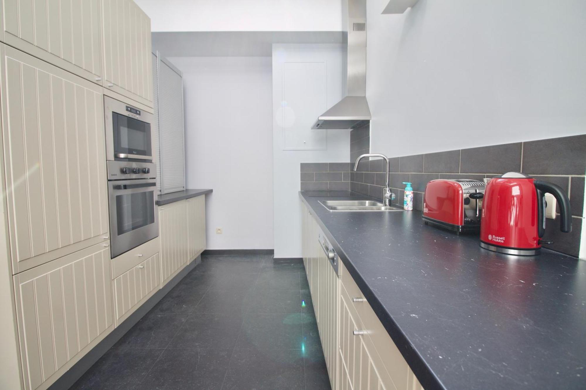 Heart Of Grand Place - Stunning 3br Triplex Apartment *